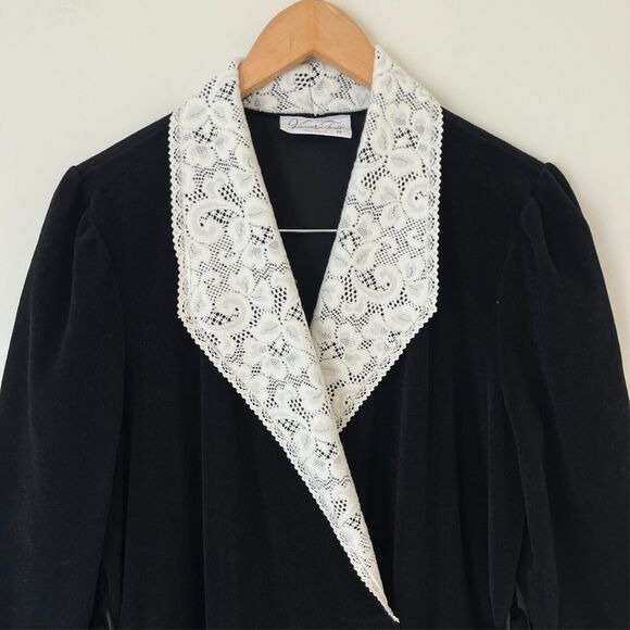 VTG 80s Vanity Fair Velour Maxi Dressing Gown Black Robe Housecoat Lace Trim M - Picture 3 of 10